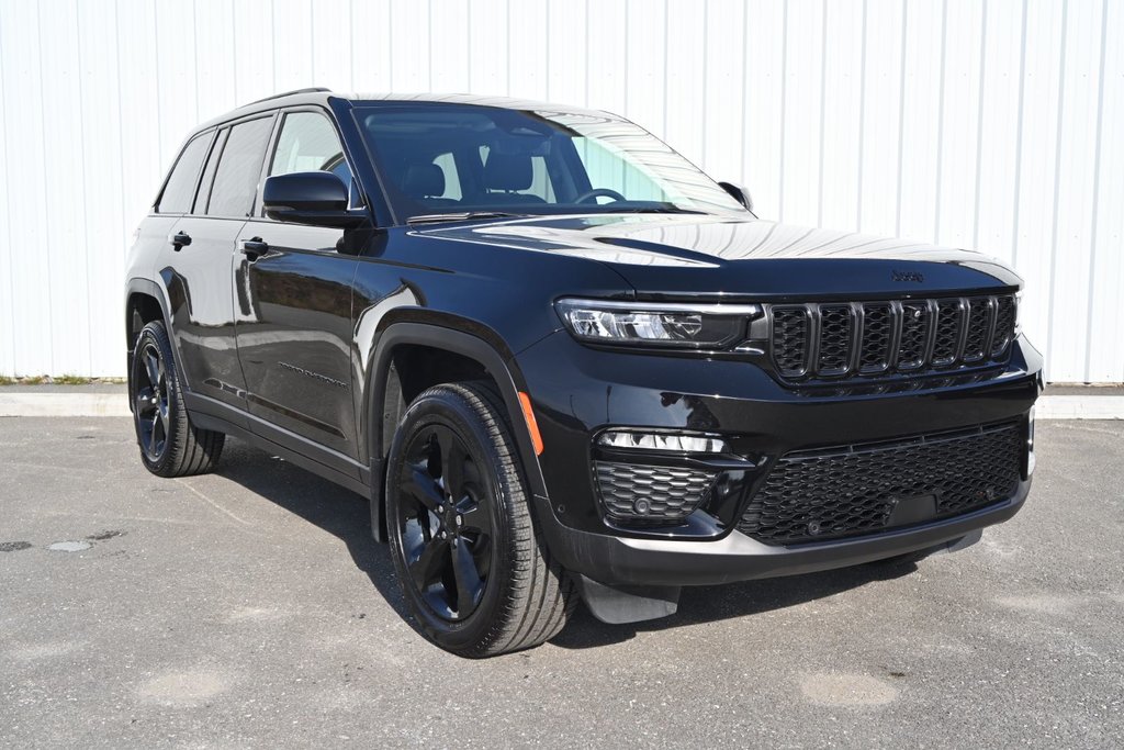 2024  Grand Cherokee LIMITED in Sherbrooke, Quebec - 2 - w1024h768px