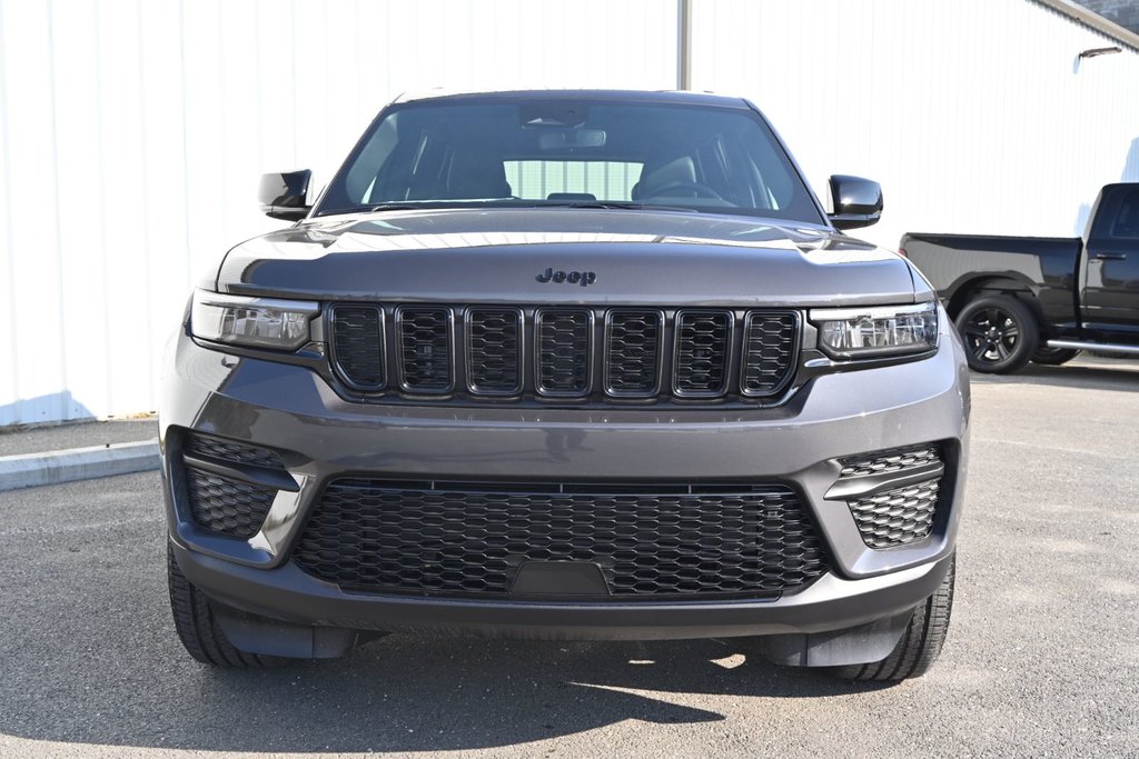 Grand Cherokee ALTITUDE 2024 à St-Jean-Sur-Richelieu, Québec - 4 - w1024h768px