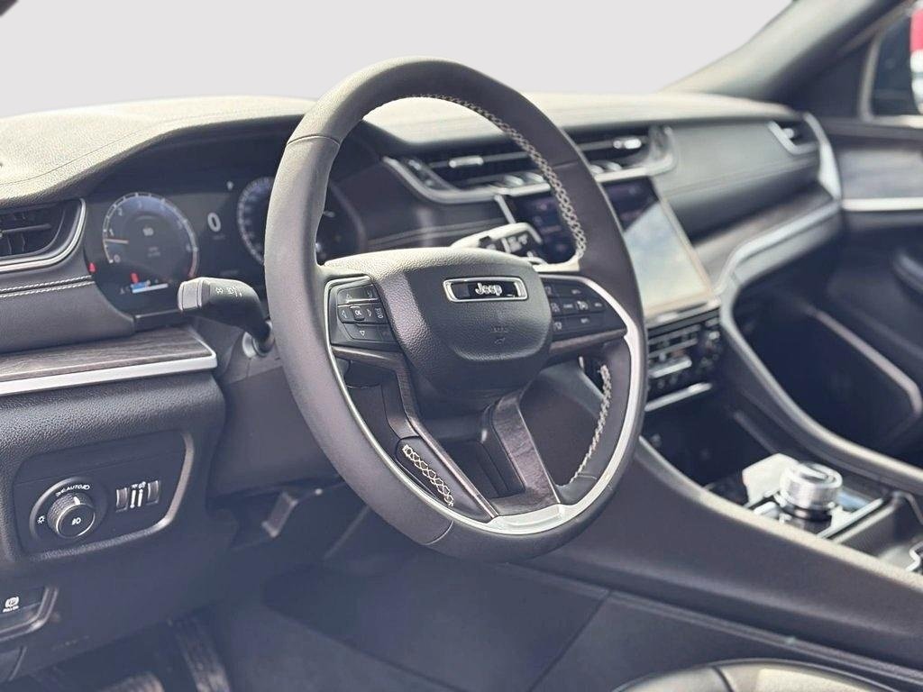 2024 Jeep Grand Cherokee LIMITED 4X4 // TOIT PANORAMIQUE in Sherbrooke, Quebec - 11 - w1024h768px
