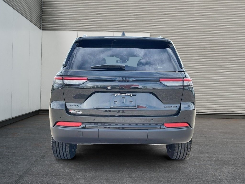 2024 Jeep Grand Cherokee LIMITED 4X4 // TOIT PANORAMIQUE in Sherbrooke, Quebec - 7 - w1024h768px