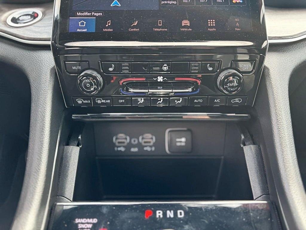 2024 Jeep Grand Cherokee LIMITED 4X4 // TOIT PANORAMIQUE in Sherbrooke, Quebec - 13 - w1024h768px