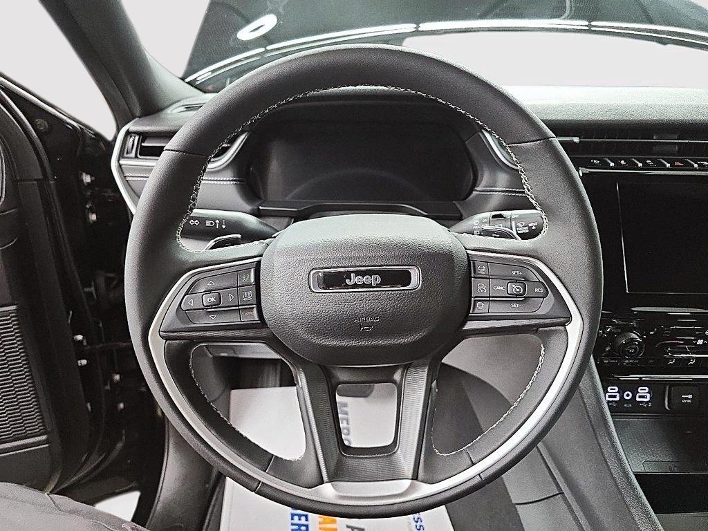 2024 Jeep Grand Cherokee ALTITUDE 4X4 // TEMPS FROIDS in Sherbrooke, Quebec - 12 - w1024h768px