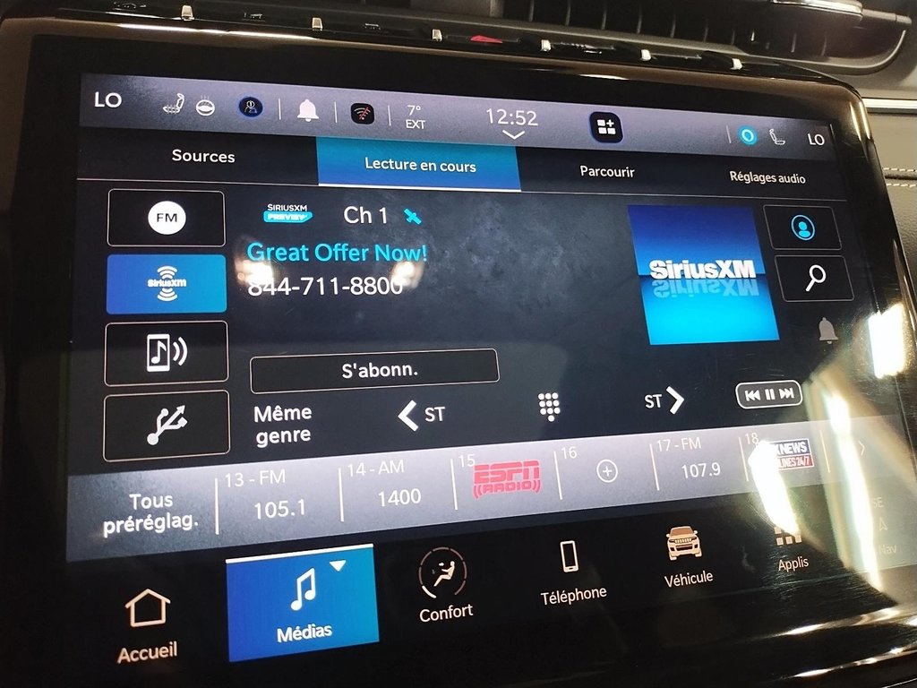 2024 Jeep Grand Cherokee LIMITED 4X4 // TOIT PANORAMIQUE in Sherbrooke, Quebec - 19 - w1024h768px
