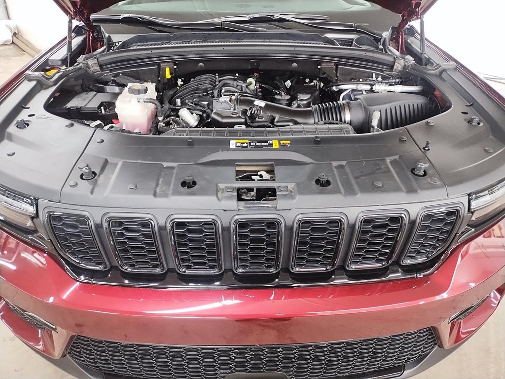 2024 Jeep Grand Cherokee LIMITED 4X4 // TOIT PANORAMIQUE in Sherbrooke, Quebec - 8 - w1024h768px