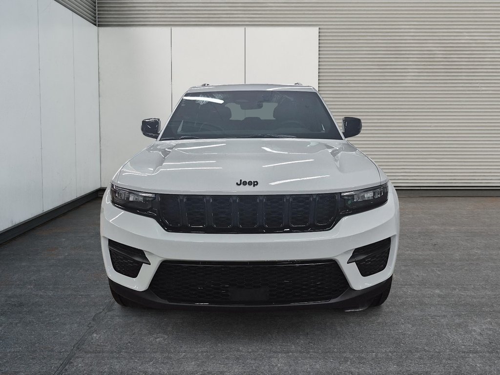 2025 Jeep Grand Cherokee LAREDO ALTITUDE in St-Jean-Sur-Richelieu, Quebec - 2 - w1024h768px