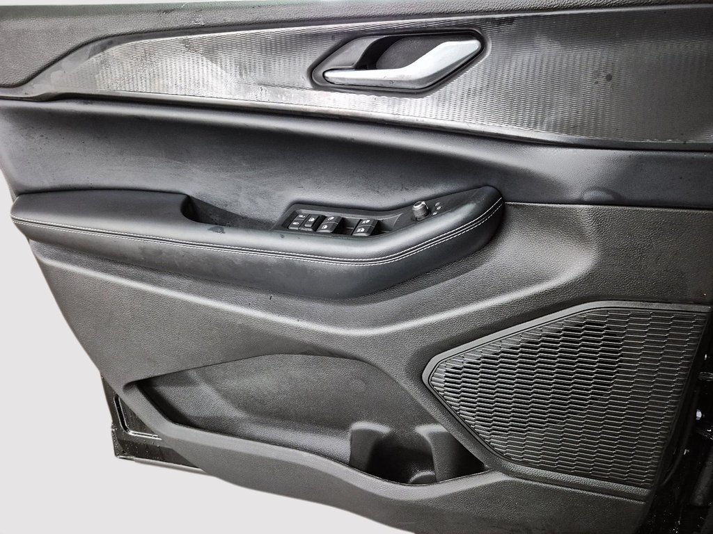 2025 Jeep Grand Cherokee LAREDO ALTITUDE in Sherbrooke, Quebec - 11 - w1024h768px