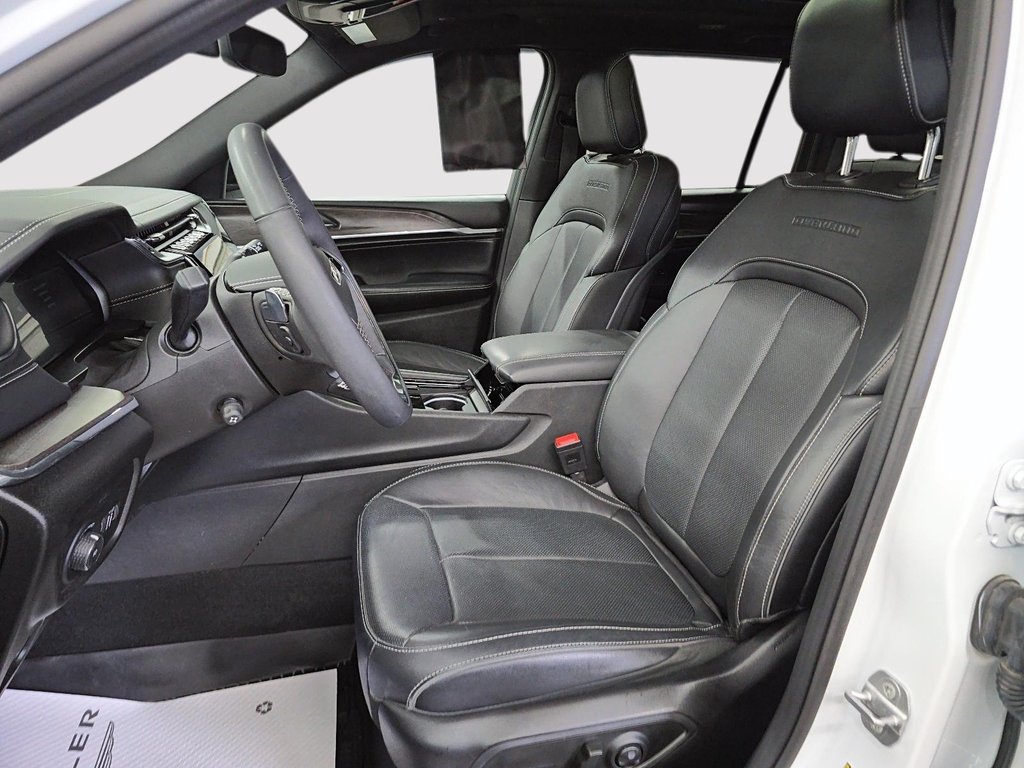 2025 Jeep Grand Cherokee Overland in Sherbrooke, Quebec - 9 - w1024h768px