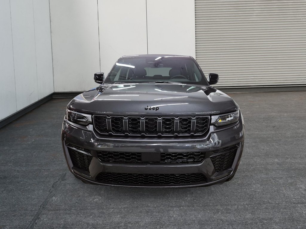 Jeep Grand Cherokee ALTITUDE 2026 à Sherbrooke, Québec - 2 - w1024h768px
