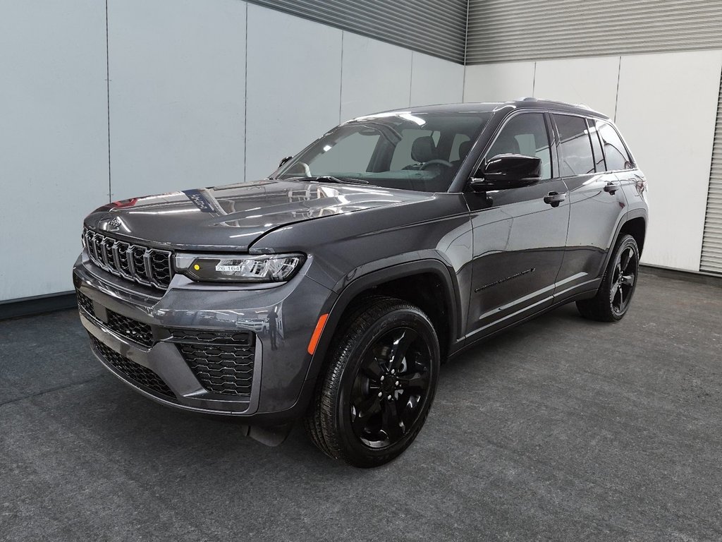 Jeep Grand Cherokee ALTITUDE 2026 à Sherbrooke, Québec - 1 - w1024h768px