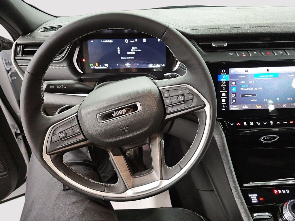 2026 Jeep Grand Cherokee ALTITUDE in St-Jean-Sur-Richelieu, Quebec - 14 - w1024h768px