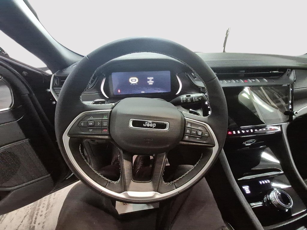 Jeep Grand Cherokee ALTITUDE 2026 à St-Jean-Sur-Richelieu, Québec - 10 - w1024h768px