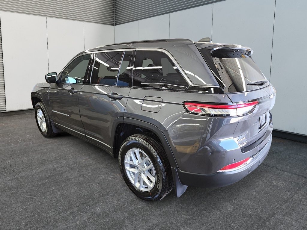 2026 Jeep Grand Cherokee LAREDO in Sherbrooke, Quebec - 4 - w1024h768px