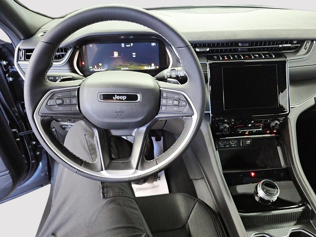 2026 Jeep Grand Cherokee LAREDO in Sherbrooke, Quebec - 14 - w1024h768px