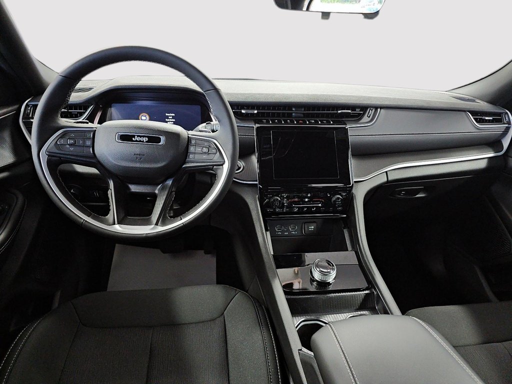 2026 Jeep Grand Cherokee LAREDO in Sherbrooke, Quebec - 10 - w1024h768px