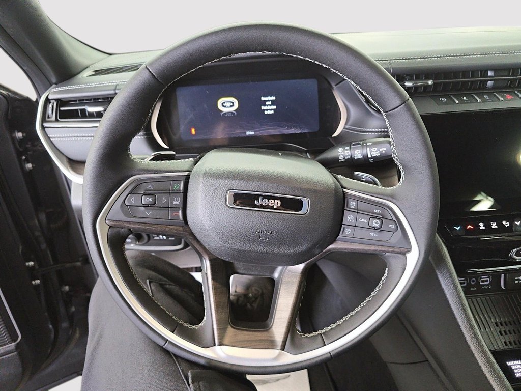 2026 Jeep Grand Cherokee LIMITED RESERVE in Sherbrooke, Quebec - 12 - w1024h768px