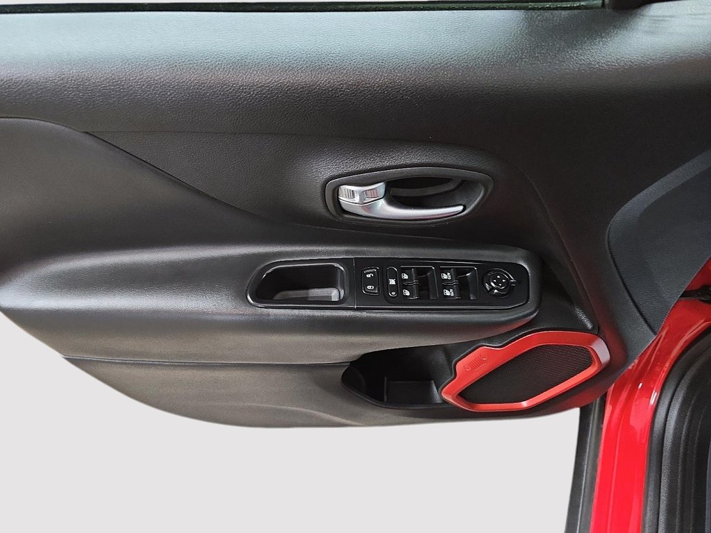 Jeep Renegade TRAILHAWK 4X4 // TOIT PANORAMIQUE 2018 à Sherbrooke, Québec - 11 - w1024h768px