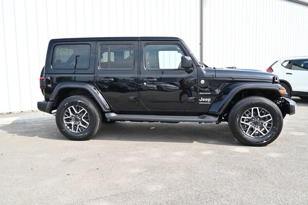 2024  WRANGLER 4-Door SAHARA in St-Jean-Sur-Richelieu, Quebec - 4 - w1024h768px