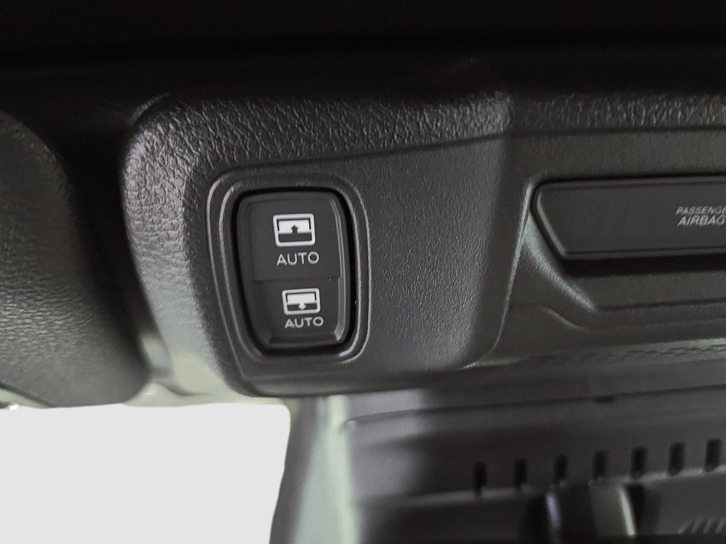 2025 Jeep WRANGLER 4-Door SAHARA in Sherbrooke, Quebec - 16 - w1024h768px