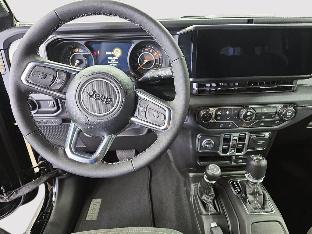 2025 Jeep WRANGLER 4-Door SAHARA in Sherbrooke, Quebec - 13 - w1024h768px