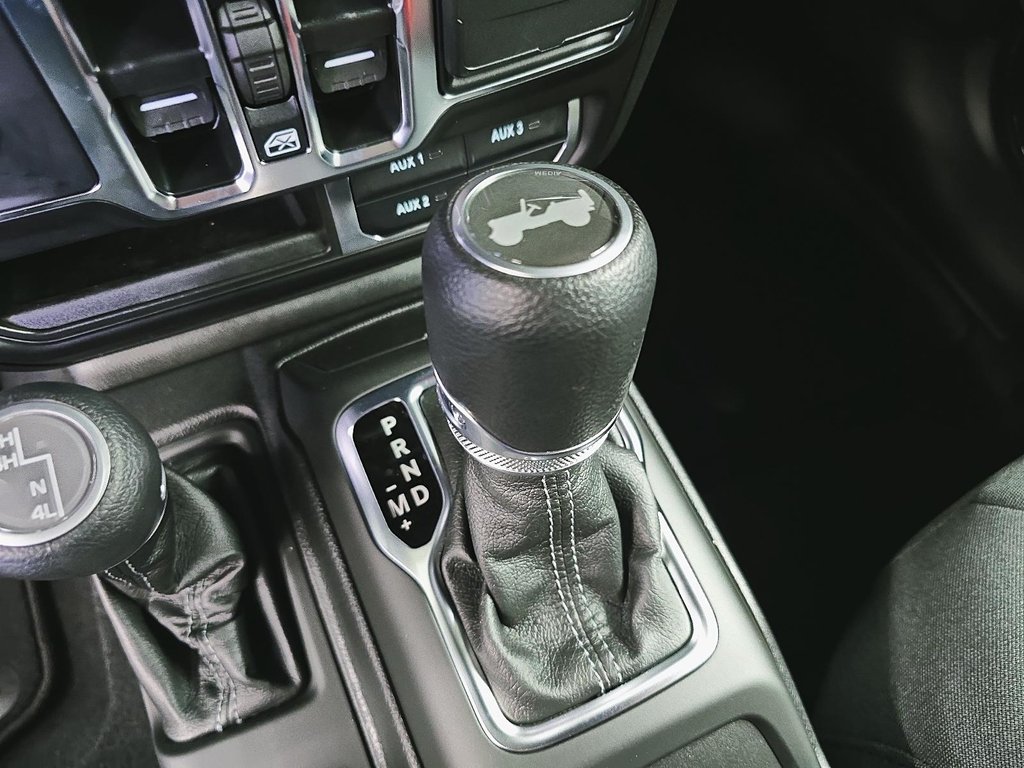 2025 Jeep WRANGLER 4-Door SAHARA in Sherbrooke, Quebec - 14 - w1024h768px