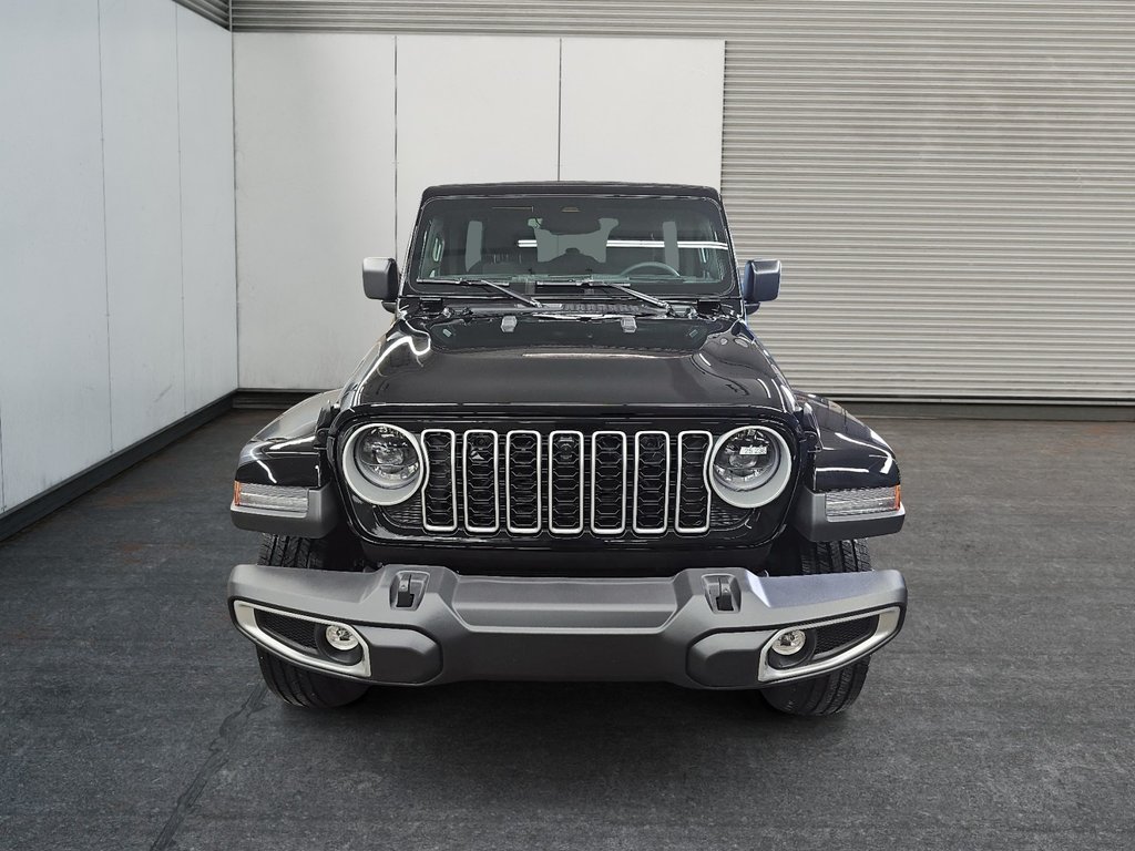 2025 Jeep WRANGLER 4-Door SAHARA in Sherbrooke, Quebec - 2 - w1024h768px