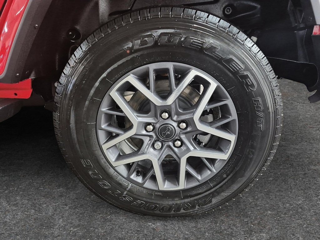 Jeep Wrangler 4-Door SAHARA 2025 à Sherbrooke, Québec - 7 - w1024h768px