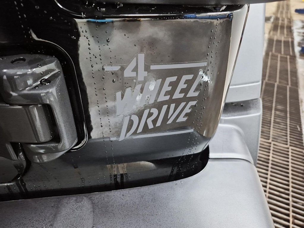 Jeep Wrangler 4-Door WILLYS 2026 à Sherbrooke, Québec - 15 - w1024h768px