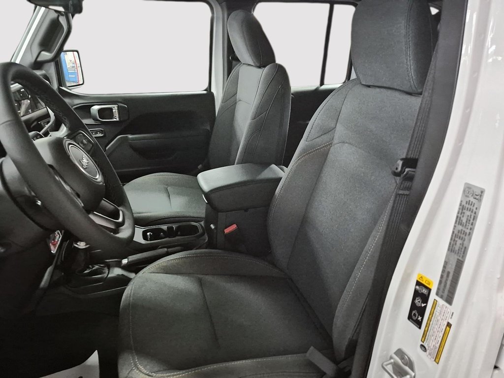 Jeep Wrangler 4-Door WILLYS 2026 à Sherbrooke, Québec - 9 - w1024h768px