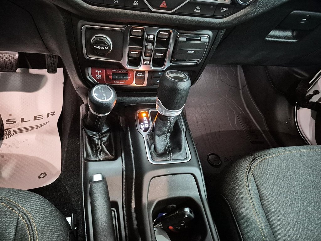 Jeep Wrangler 4-Door WILLYS 2026 à Sherbrooke, Québec - 14 - w1024h768px