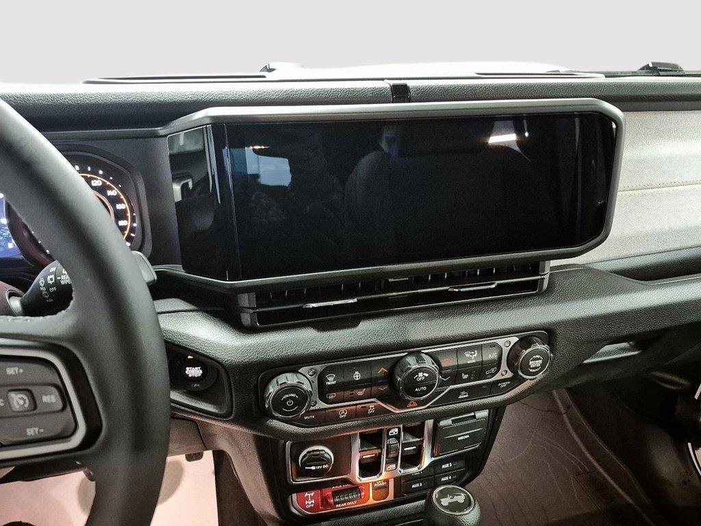 Jeep Wrangler 4-Door WILLYS 2026 à Sherbrooke, Québec - 15 - w1024h768px