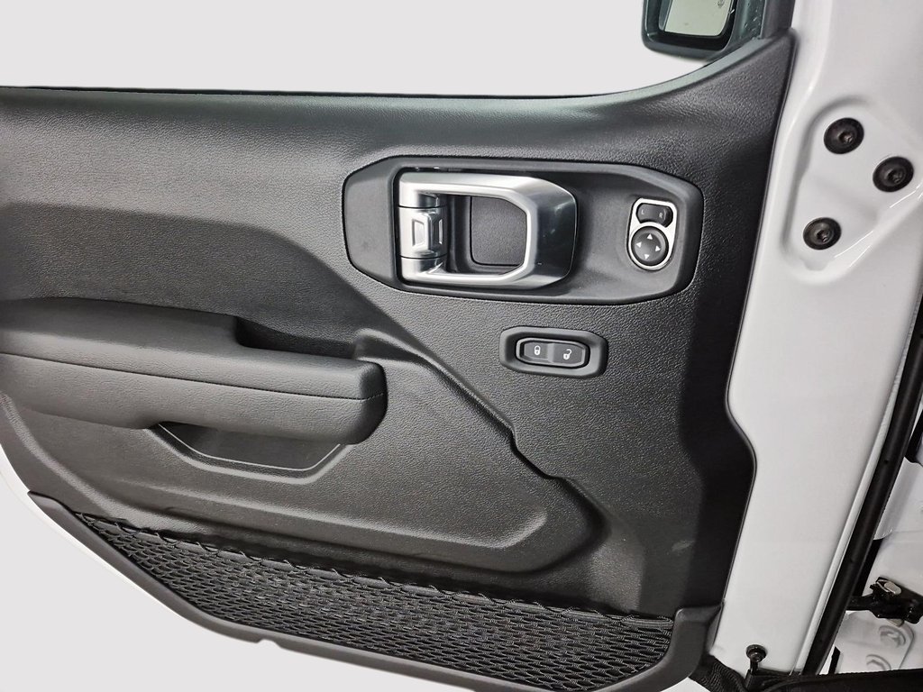 Jeep Wrangler 4-Door WILLYS 2026 à Sherbrooke, Québec - 11 - w1024h768px