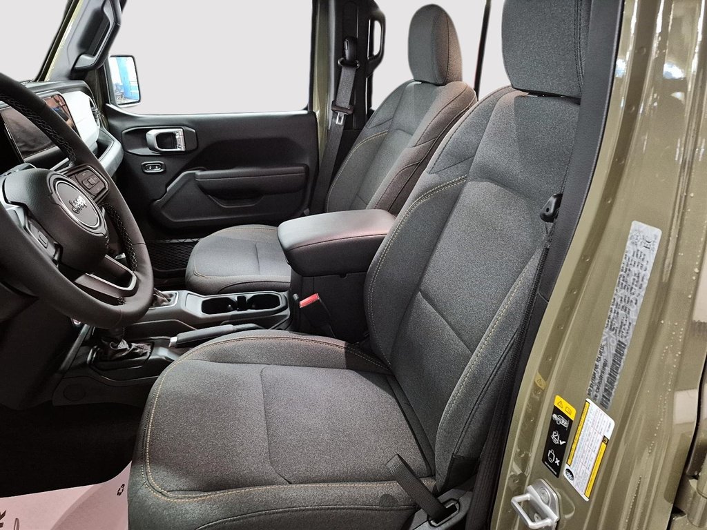 Jeep Wrangler 4-Door WILLYS 2026 à Sherbrooke, Québec - 9 - w1024h768px