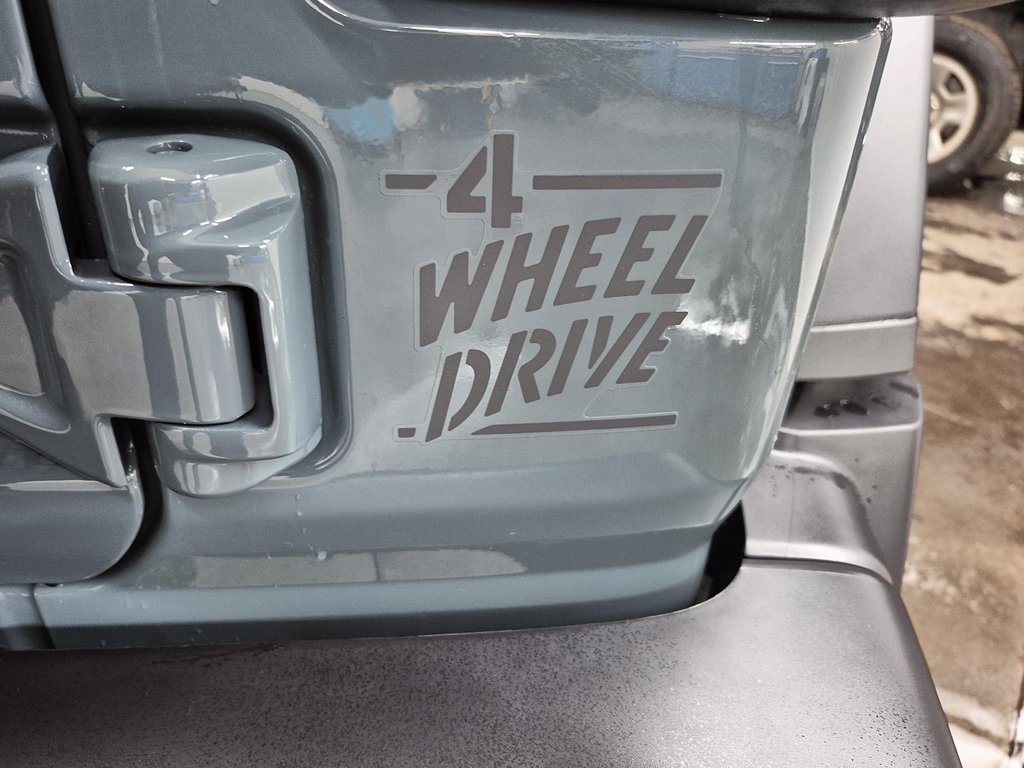 Jeep Wrangler 4-Door WILLYS 2026 à Sherbrooke, Québec - 15 - w1024h768px