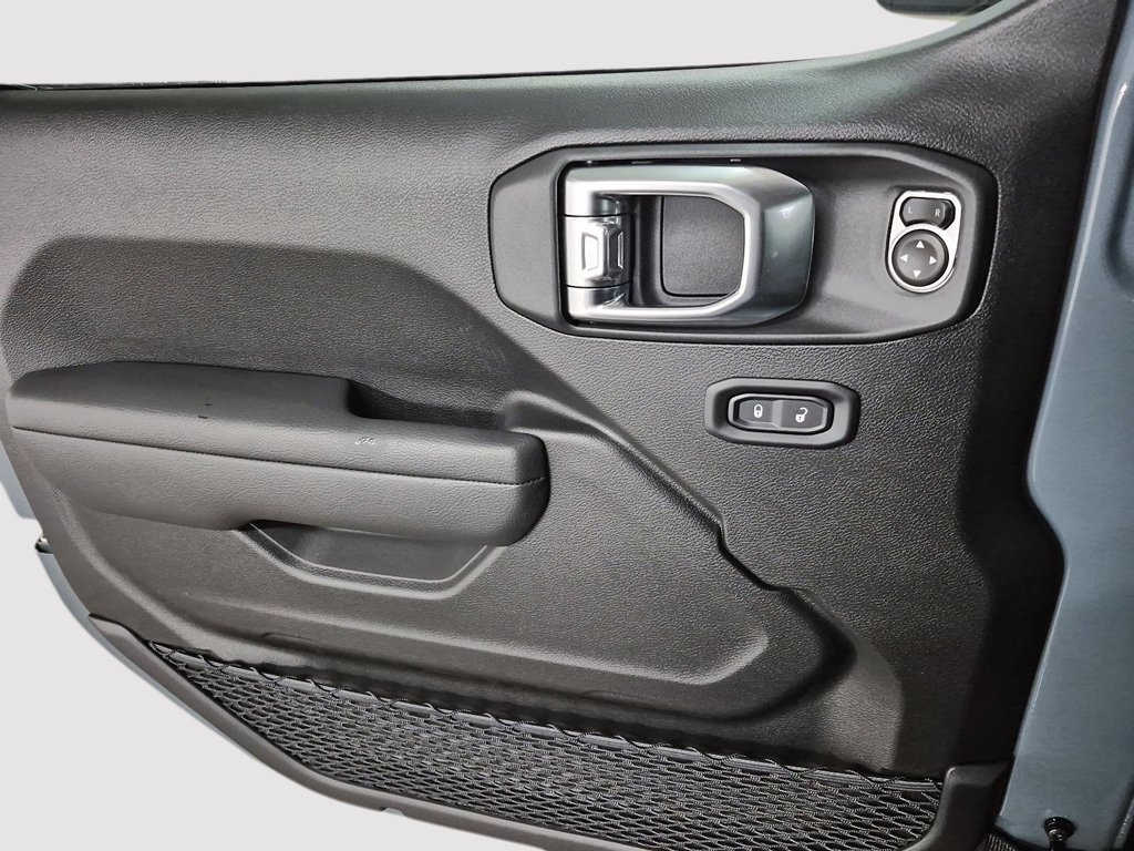 Jeep Wrangler 4-Door WILLYS 2026 à Sherbrooke, Québec - 11 - w1024h768px