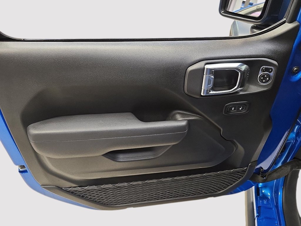 Jeep Wrangler 4-Door WILLYS 2026 à Sherbrooke, Québec - 11 - w1024h768px