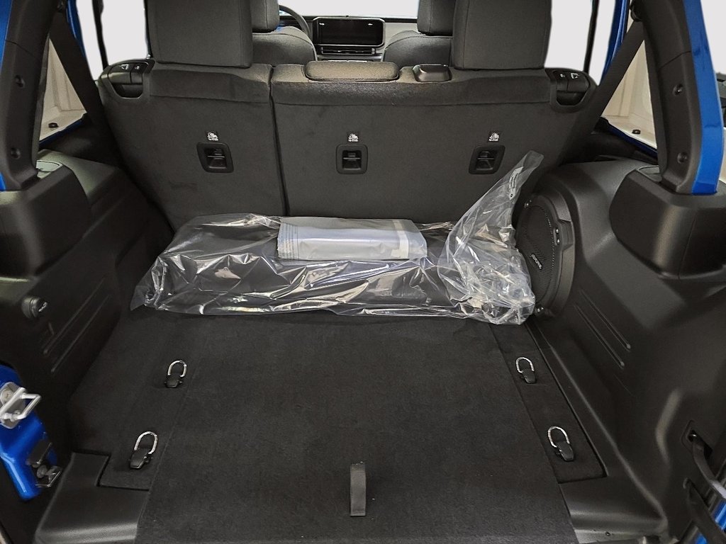 Jeep Wrangler 4-Door WILLYS 2026 à Sherbrooke, Québec - 6 - w1024h768px