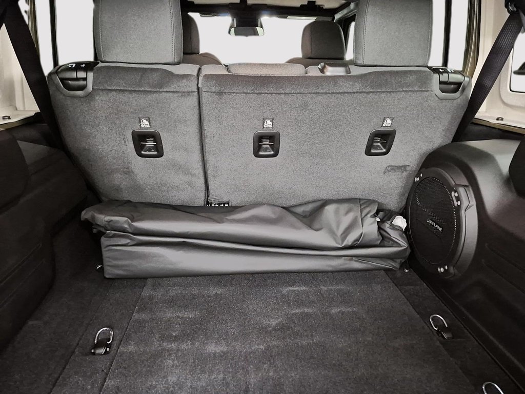 Jeep Wrangler 4-Door SPORT S 2026 à St-Jean-Sur-Richelieu, Québec - 6 - w1024h768px