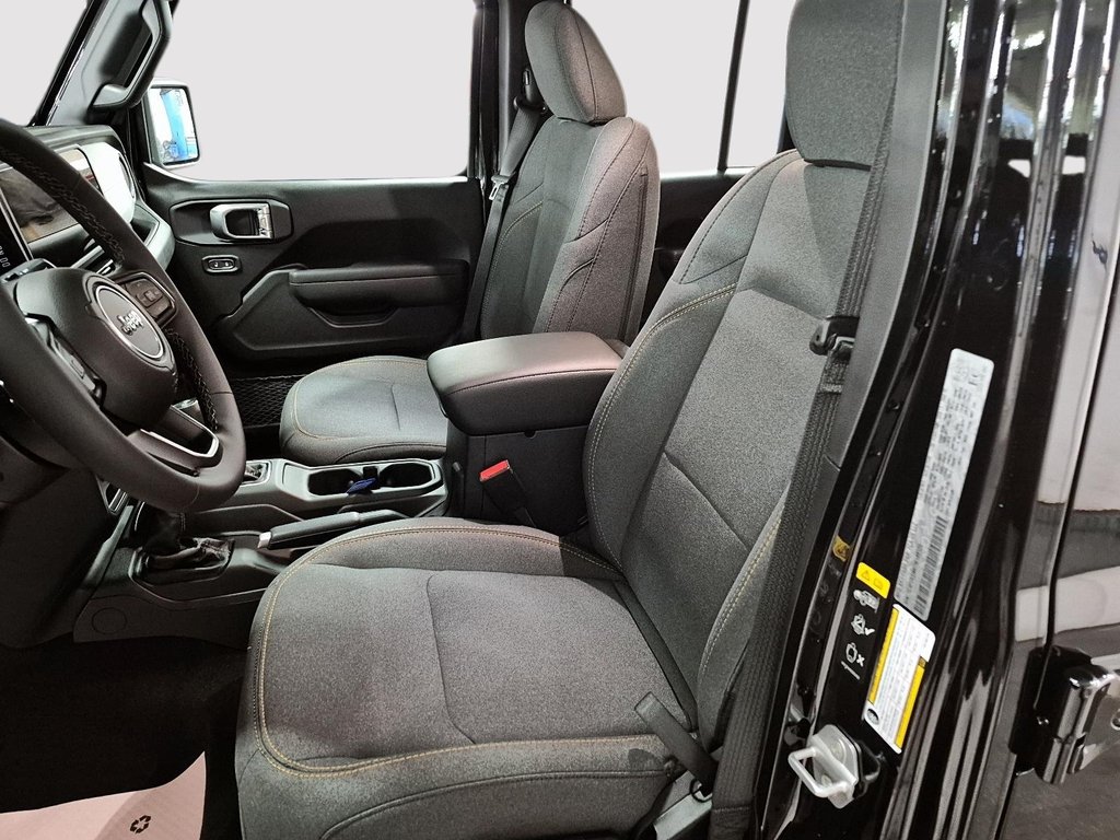 Jeep Wrangler 4-Door SPORT S 2026 à St-Jean-Sur-Richelieu, Québec - 9 - w1024h768px