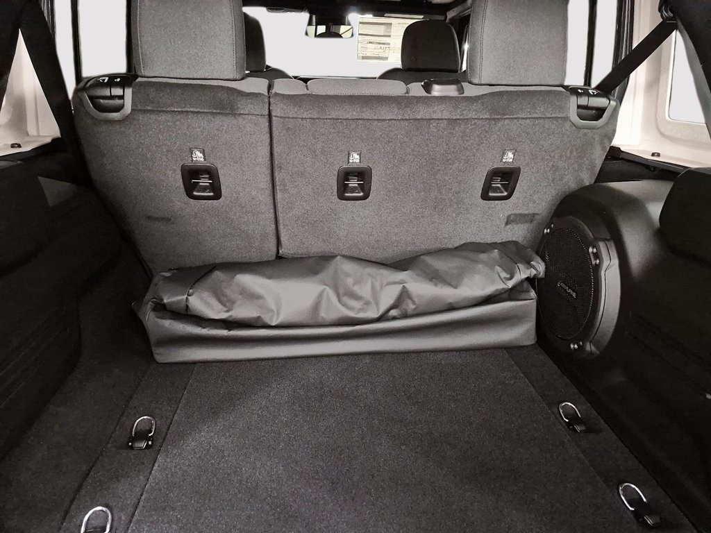 2026 Jeep Wrangler 4-Door RUBICON in Sherbrooke, Quebec - 6 - w1024h768px