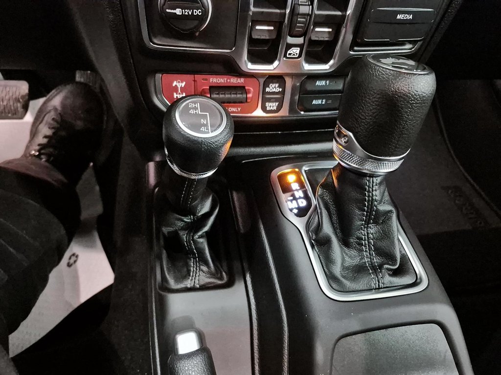 2026 Jeep Wrangler 4-Door RUBICON in Sherbrooke, Quebec - 14 - w1024h768px