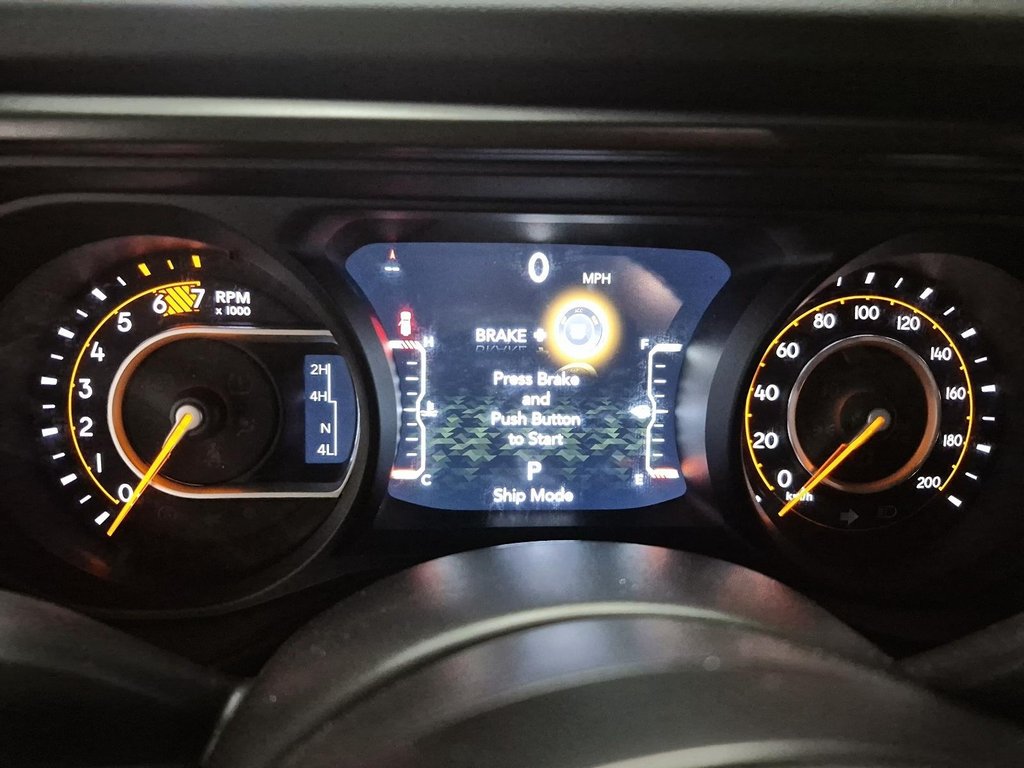 2026 Jeep Wrangler 4-Door RUBICON in Sherbrooke, Quebec - 13 - w1024h768px