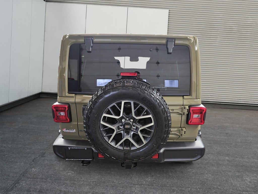 2026 Jeep Wrangler 4-Door SAHARA in St-Jean-Sur-Richelieu, Quebec - 3 - w1024h768px