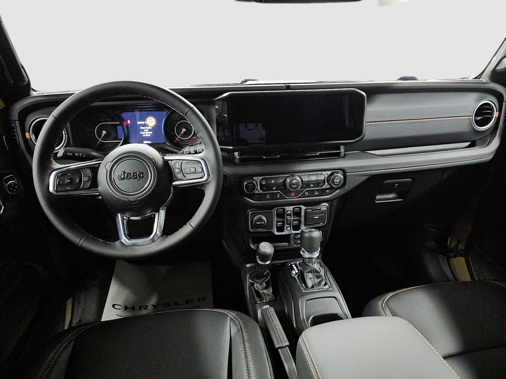 2026 Jeep Wrangler 4-Door SAHARA in St-Jean-Sur-Richelieu, Quebec - 10 - w1024h768px