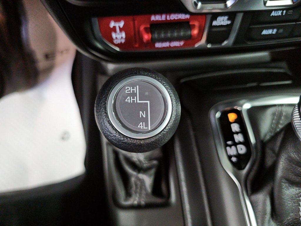 2026 Jeep Wrangler 4-Door WILLYS in St-Jean-Sur-Richelieu, Quebec - 16 - w1024h768px