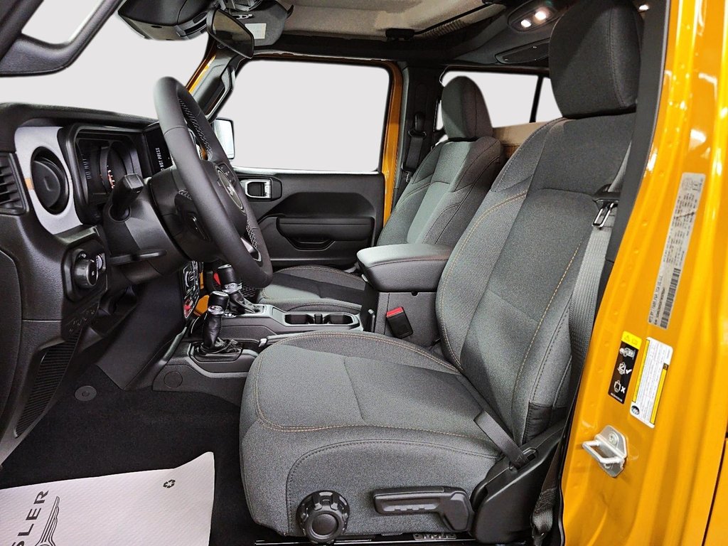 2026 Jeep Wrangler 4-Door WILLYS in St-Jean-Sur-Richelieu, Quebec - 9 - w1024h768px