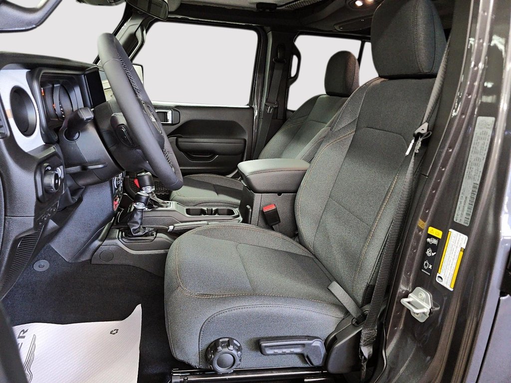 2026 Jeep Wrangler 4-Door WILLYS in St-Jean-Sur-Richelieu, Quebec - 9 - w1024h768px