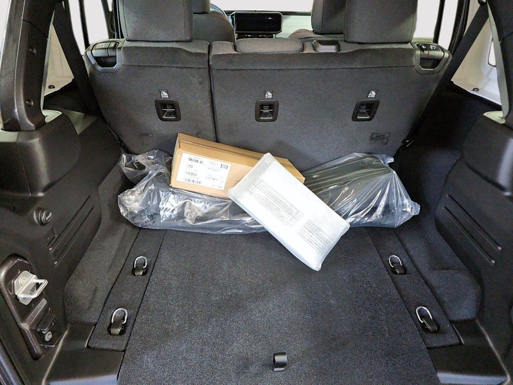 2026 Jeep Wrangler 4-Door WILLYS in St-Jean-Sur-Richelieu, Quebec - 6 - w1024h768px