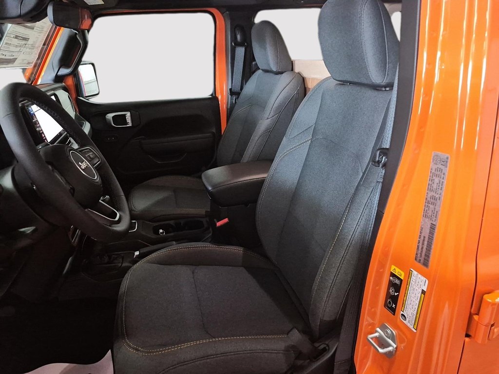 2026 Jeep Wrangler 4-Door SPORT S in Sherbrooke, Quebec - 9 - w1024h768px