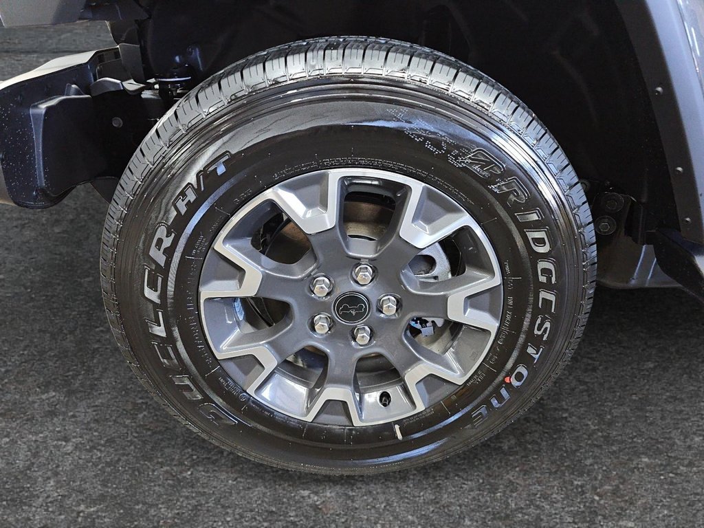 Jeep Wrangler 4-Door SAHARA 2026 à St-Jean-Sur-Richelieu, Québec - 7 - w1024h768px