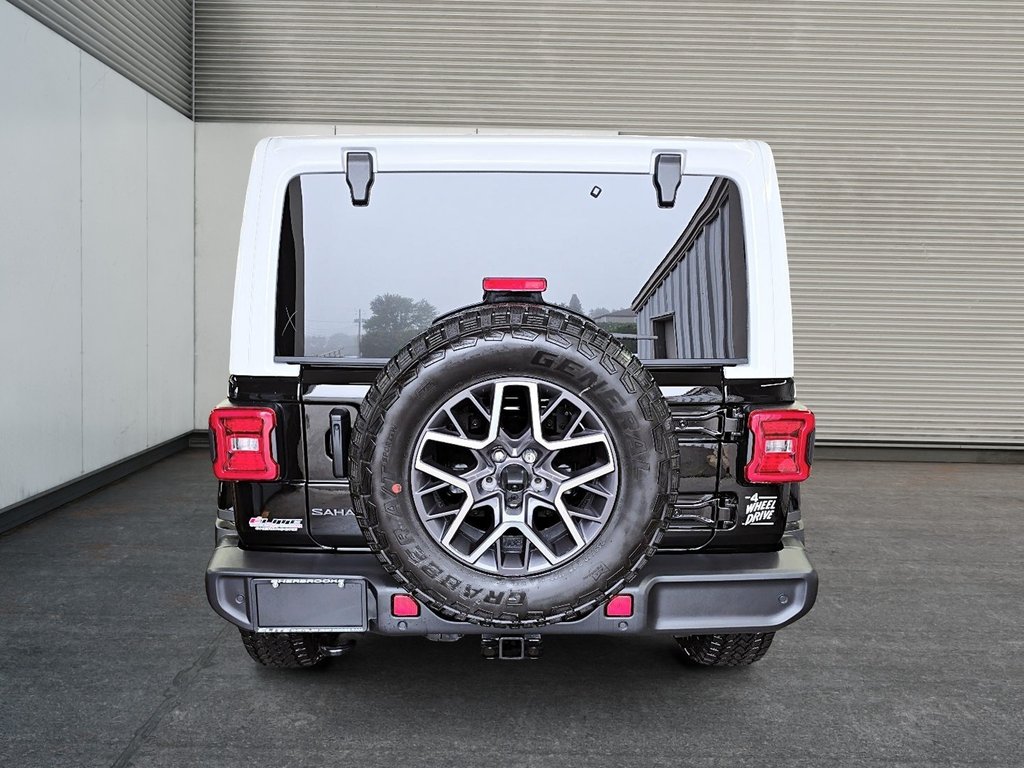 Jeep Wrangler 4-Door SAHARA 2026 à St-Jean-Sur-Richelieu, Québec - 3 - w1024h768px